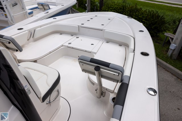 New 2024 Robalo 246 Cayman for sale